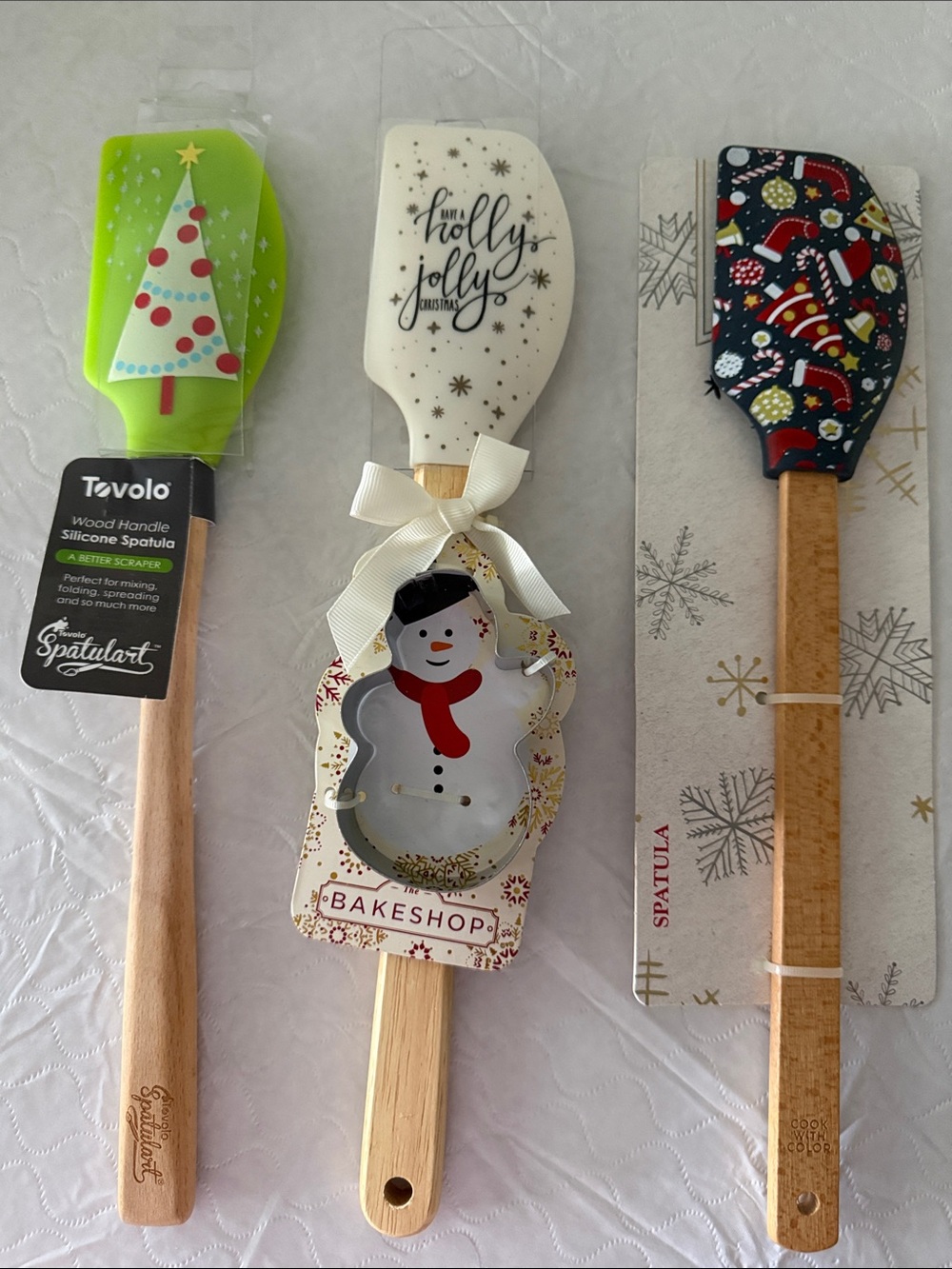 Silicone Christmas Spatulas Wood Handles 3 New bonus snowman cookie cutter